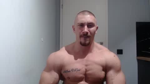  ------- SEX SHOW WITH GUYS AND GIRLS  MUSCLE SHOW online show from 12.18.24