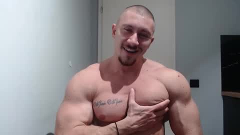  ------- SEX SHOW WITH GUYS AND GIRLS  MUSCLE SHOW online show from 12.29.24