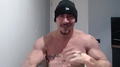  ------- SEX SHOW WITH GUYS AND GIRLS  MUSCLE SHOW online show from 12.30.24