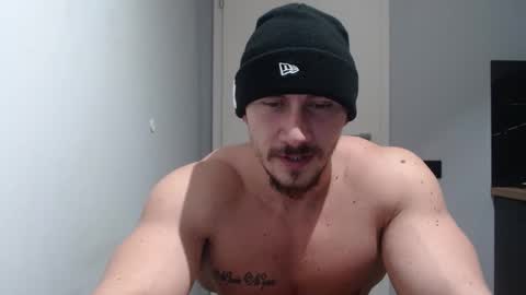  ------- SEX SHOW WITH GUYS AND GIRLS  MUSCLE SHOW online show from 01.15.25