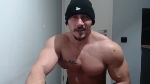  ------- SEX SHOW WITH GUYS AND GIRLS  MUSCLE SHOW online show from 01.16.25
