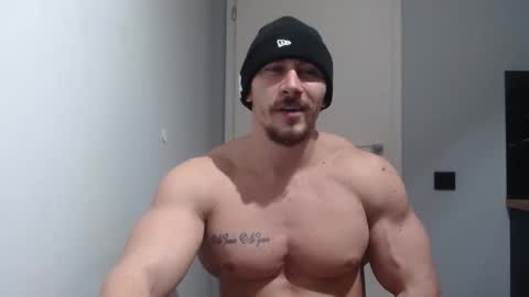  ------- SEX SHOW WITH GUYS AND GIRLS  MUSCLE SHOW online show from 01.22.25