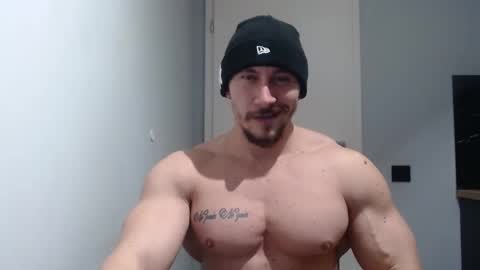  ------- SEX SHOW WITH GUYS AND GIRLS  MUSCLE SHOW online show from 01.24.25