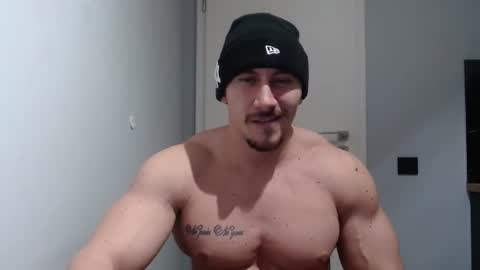  ------- SEX SHOW WITH GUYS AND GIRLS  MUSCLE SHOW online show from 02.01.25