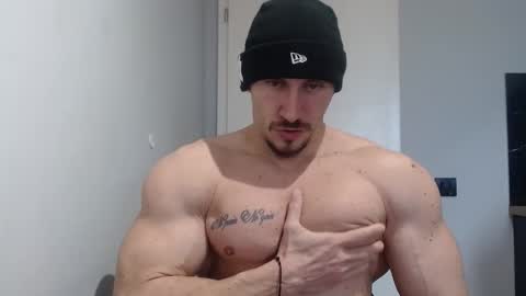  ------- SEX SHOW WITH GUYS AND GIRLS  MUSCLE SHOW online show from 02.04.25