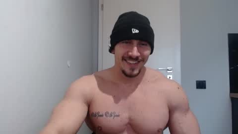  ------- SEX SHOW WITH GUYS AND GIRLS  MUSCLE SHOW online show from 02.04.25