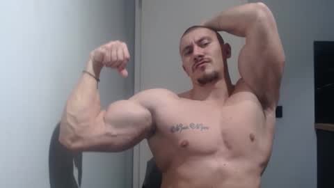  ------- SEX SHOW WITH GUYS AND GIRLS  MUSCLE SHOW online show from 02.20.25