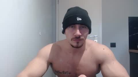  ------- SEX SHOW WITH GUYS AND GIRLS  MUSCLE SHOW online show from 02.22.25