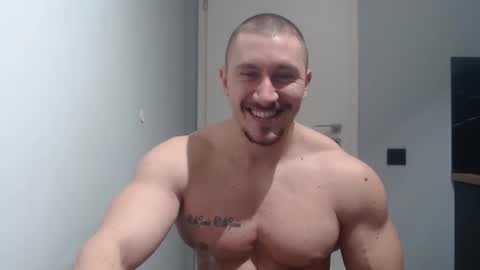  ------- SEX SHOW WITH GUYS AND GIRLS  MUSCLE SHOW online show from 02.25.25
