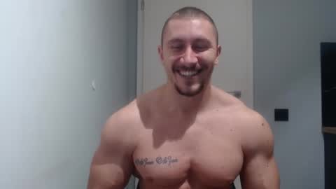  ------- SEX SHOW WITH GUYS AND GIRLS  MUSCLE SHOW online show from 02.28.25