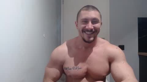  ------- SEX SHOW WITH GUYS AND GIRLS  MUSCLE SHOW online show from 03.10.25