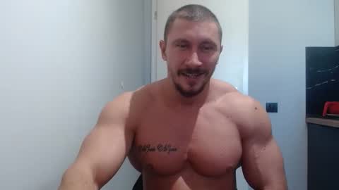  ------- SEX SHOW WITH GUYS AND GIRLS  MUSCLE SHOW online show from 10.05.25