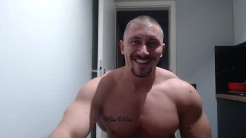  ------- SEX SHOW WITH GUYS AND GIRLS  MUSCLE SHOW online show from 11.05.25