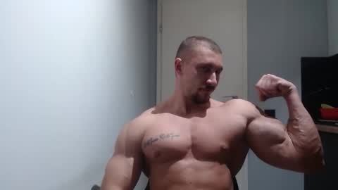  ------- SEX SHOW WITH GUYS AND GIRLS  MUSCLE SHOW online show from 11.14.25