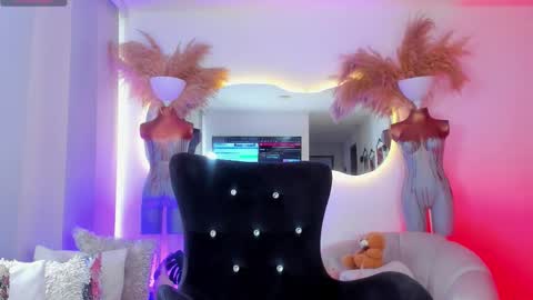 Snapshot of angelpeach_ chatting on 10.03.25 Angel online show from 10.03.25