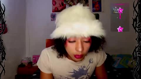 Snapshot of angelsdustxxx chatting on 12.24.24 online show from 12.24.24