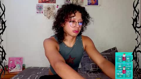 Snapshot of angelsdustxxx chatting on 01.04.25 online show from 01.04.25