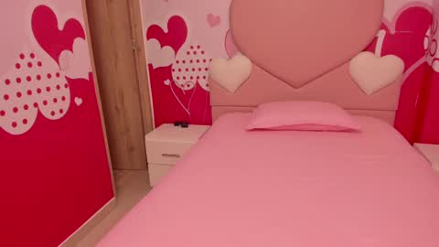 Snapshot of angelstonne_ chatting on 02.11.25 Angel online show from 02.11.25