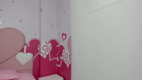 Snapshot of angelstonne_ chatting on 02.23.25 Angel online show from 02.23.25