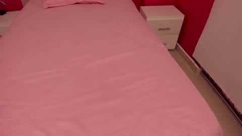 Snapshot of angelstonne_ chatting on 02.25.25 Angel online show from 02.25.25