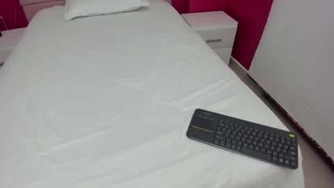 Snapshot of angelstonne_ chatting on 02.27.25 Angel online show from 02.27.25