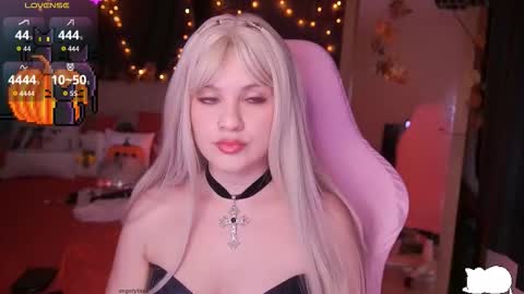 Snapshot of angelytaxx chatting on 10.15.25 Angel online show from 10.15.25