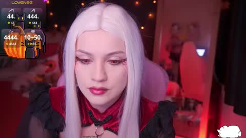 Snapshot of angelytaxx chatting on 11.01.25 Angel online show from 11.01.25