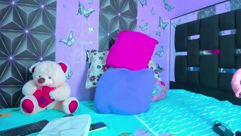 Snapshot of angi_sousxx3 chatting on 01.03.25 angi online show from 01.03.25