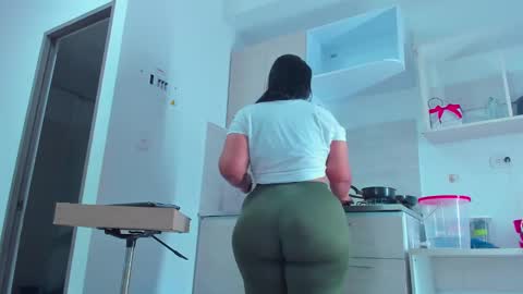 Snapshot of angi_sousxx3 chatting on 01.12.25 angi online show from 01.12.25