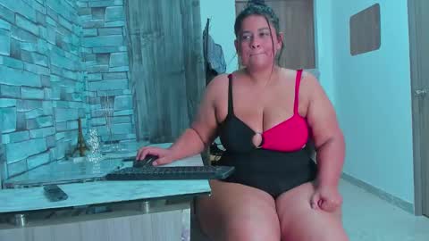 Snapshot of angi_sousxx3 chatting on 01.29.25 angi online show from 01.29.25