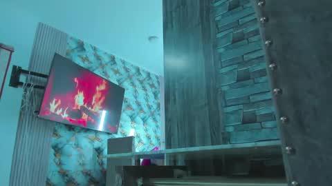 Snapshot of angi_sousxx3 chatting on 02.11.25 angi online show from 02.11.25