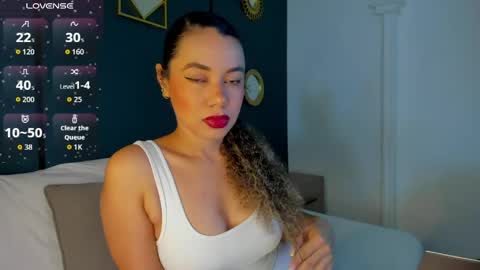 Snapshot of angie_leonn chatting on 05.12.26 A N G I E online show from 05.12.26