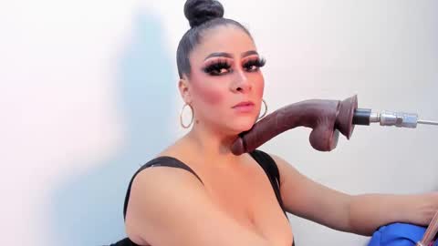 A N G I E.  online show from 03.04.25