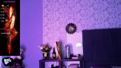 Snapshot of angiebaxter chatting on 12.25.24 Angiebaxt online show from 12.25.24