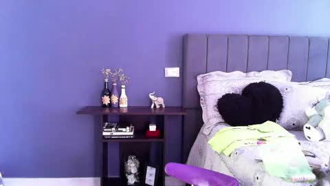 Snapshot of angiebaxter chatting on 10.05.25 Angiebaxt online show from 10.05.25