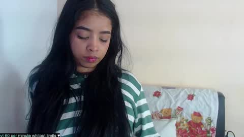Snapshot of angielee01 chatting on 12.16.24 Angie y Andres online show from 12.16.24