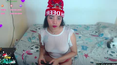 Snapshot of angielee01 chatting on 12.24.24 Angie y Andres online show from 12.24.24