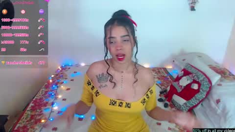Snapshot of angielee01 chatting on 12.29.24 Angie y Andres online show from 12.29.24