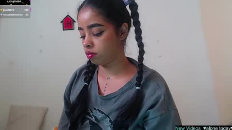Snapshot of angielee01 chatting on 01.17.25 Angie y Andres online show from 01.17.25