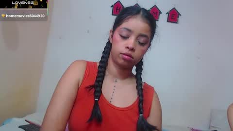 Snapshot of angielee01 chatting on 02.25.25 Angie y Andres online show from 02.25.25