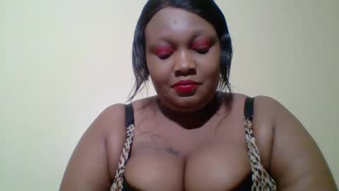 Snapshot of angienew chatting on 11.02.25 Angie online show from 11.02.25