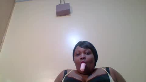 Snapshot of angienew chatting on 11.09.25 Angie online show from 11.09.25