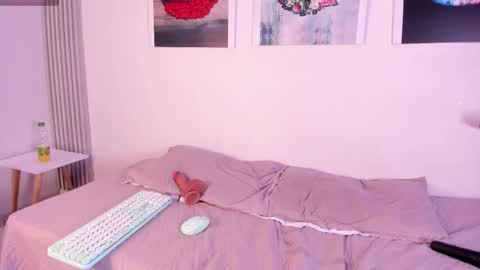 Snapshot of angy_avila chatting on 12.21.25 angy_avila online show from 12.21.25