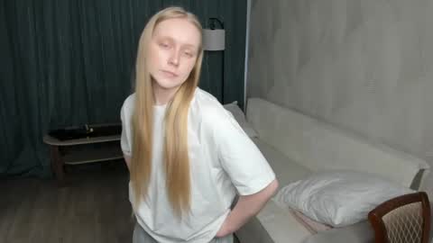 Violet online show from 04.17.26