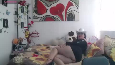 Snapshot of anii_mantilla chatting on 06.12.26 Anii Mantilla online show from 06.12.26