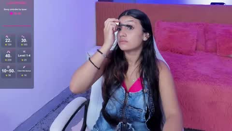 Snapshot of aniie_princess_18 chatting on 09.13.25 anni online show from 09.13.25