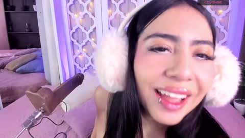 aniie_west online show from 02.08.25