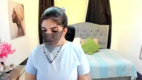 Snapshot of aniisaalii chatting on 06.20.26 Anissa online show from 06.20.26
