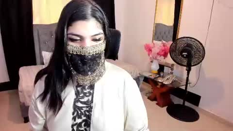 Snapshot of aniisaalii chatting on 07.23.26 Anissa online show from 07.23.26