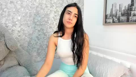 anika_h online show from 03.31.26